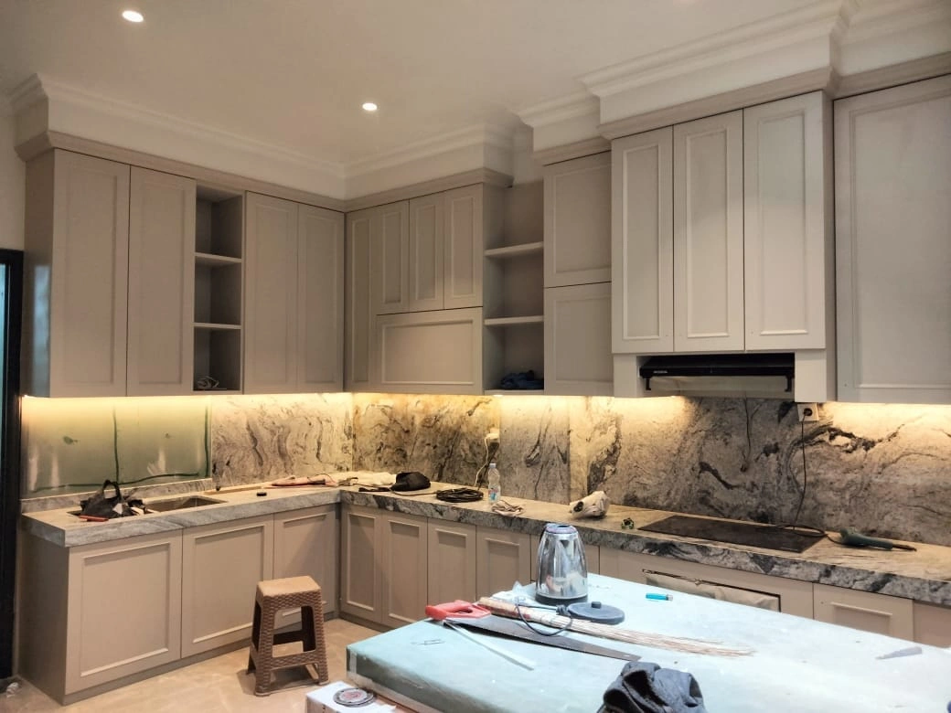Kitchen Set Klasik Backsplash Marmer